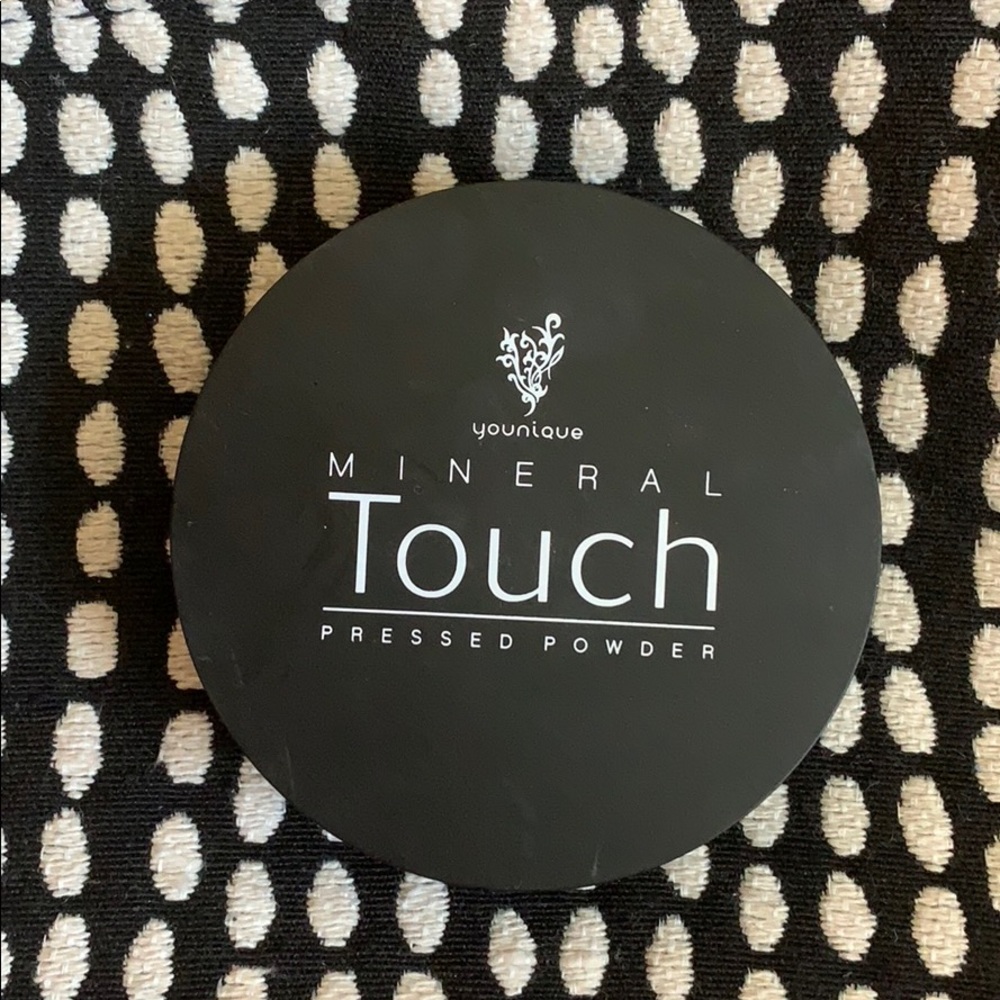 Pressed powder